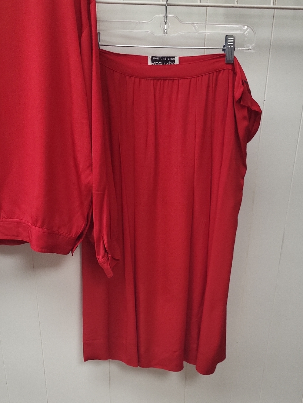 VTG. NWT 1970's Albert Nipon Red EXECUTIVE Top with MATCHING SKIRT, SIZE 16 - Picture 9 of 10